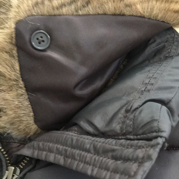 Land End down vest with removable faux fur collar. Mint condition ! - Picture 6 of 7